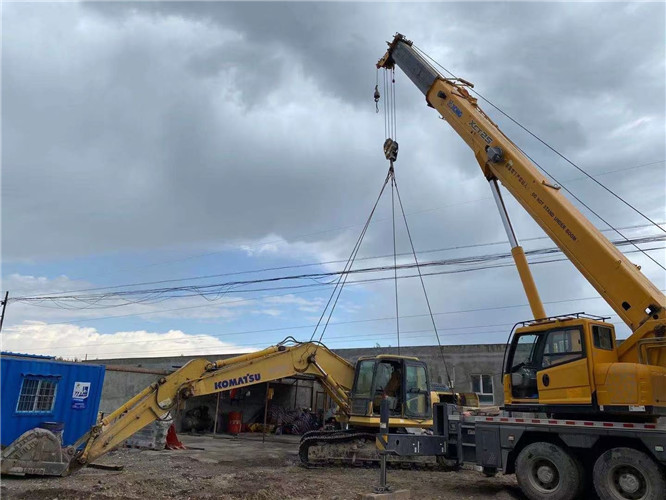 开平市25吨吊车的工作半径是多少？