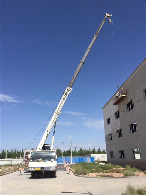 开平市“轻装强干”—— 吊车的 “轻量化臂架” 技术